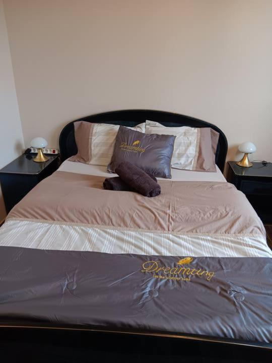 Chambre Privee Dans Une Maison Familiale Charmes  ภายนอก รูปภาพ