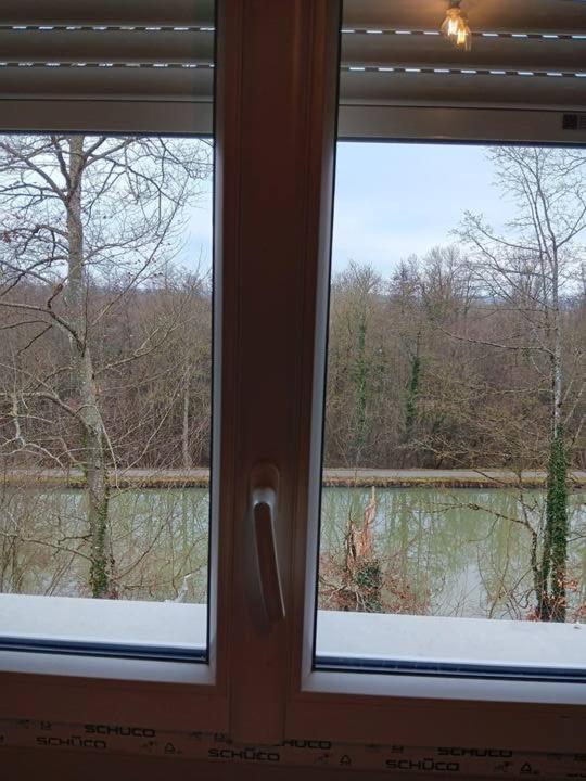 Chambre Privee Dans Une Maison Familiale Charmes  ภายนอก รูปภาพ
